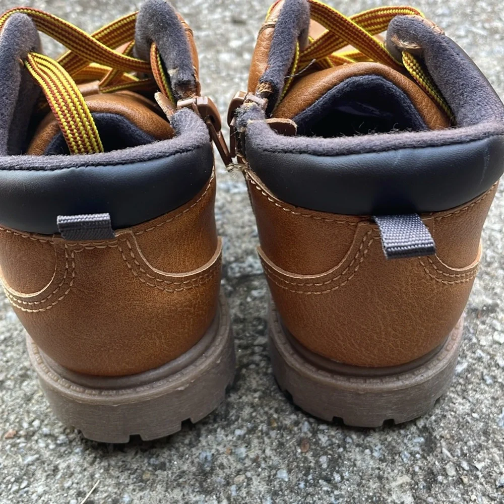 NWOT Carter’s Boston Boys Hiking Boots Brown Toddler Size 11M